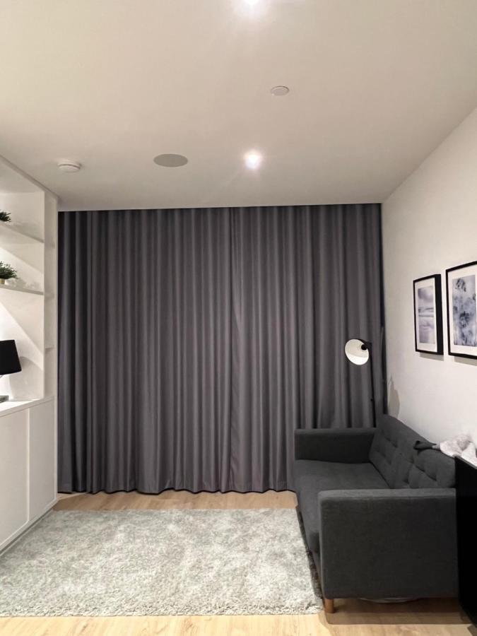 הית'רו London Luxxe Suites & Apartments - London Heathrow Airport, Terminal 1 2 3 4 5 מראה חיצוני תמונה