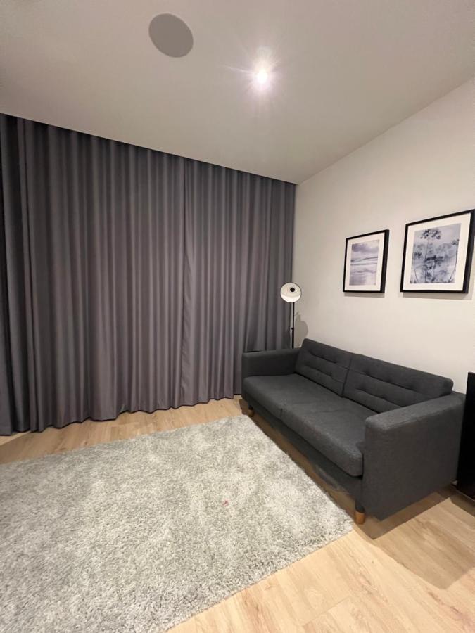 הית'רו London Luxxe Suites & Apartments - London Heathrow Airport, Terminal 1 2 3 4 5 מראה חיצוני תמונה