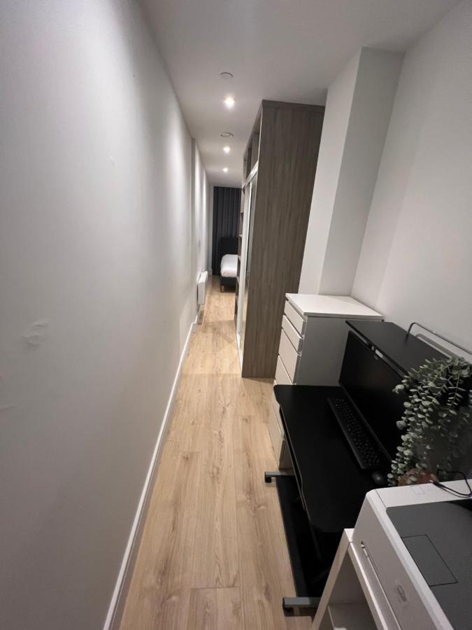 הית'רו London Luxxe Suites & Apartments - London Heathrow Airport, Terminal 1 2 3 4 5 מראה חיצוני תמונה