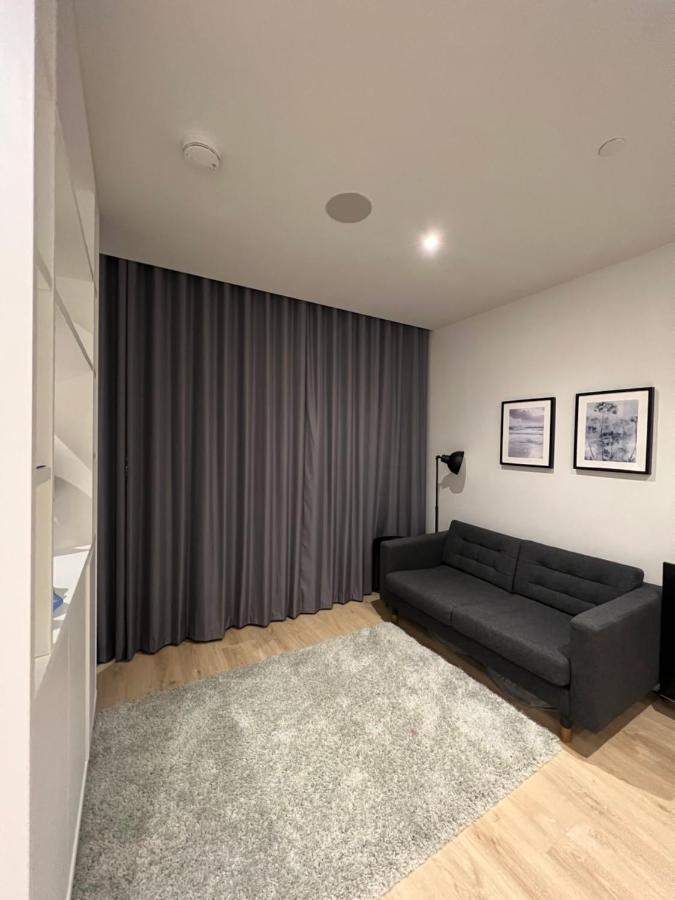 הית'רו London Luxxe Suites & Apartments - London Heathrow Airport, Terminal 1 2 3 4 5 מראה חיצוני תמונה