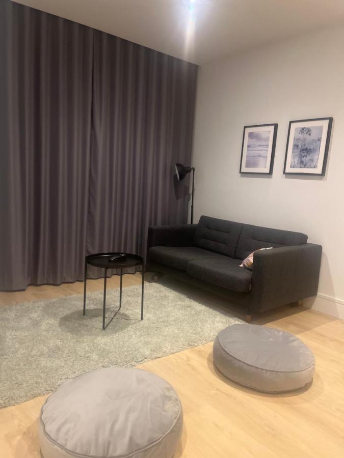 הית'רו London Luxxe Suites & Apartments - London Heathrow Airport, Terminal 1 2 3 4 5 מראה חיצוני תמונה