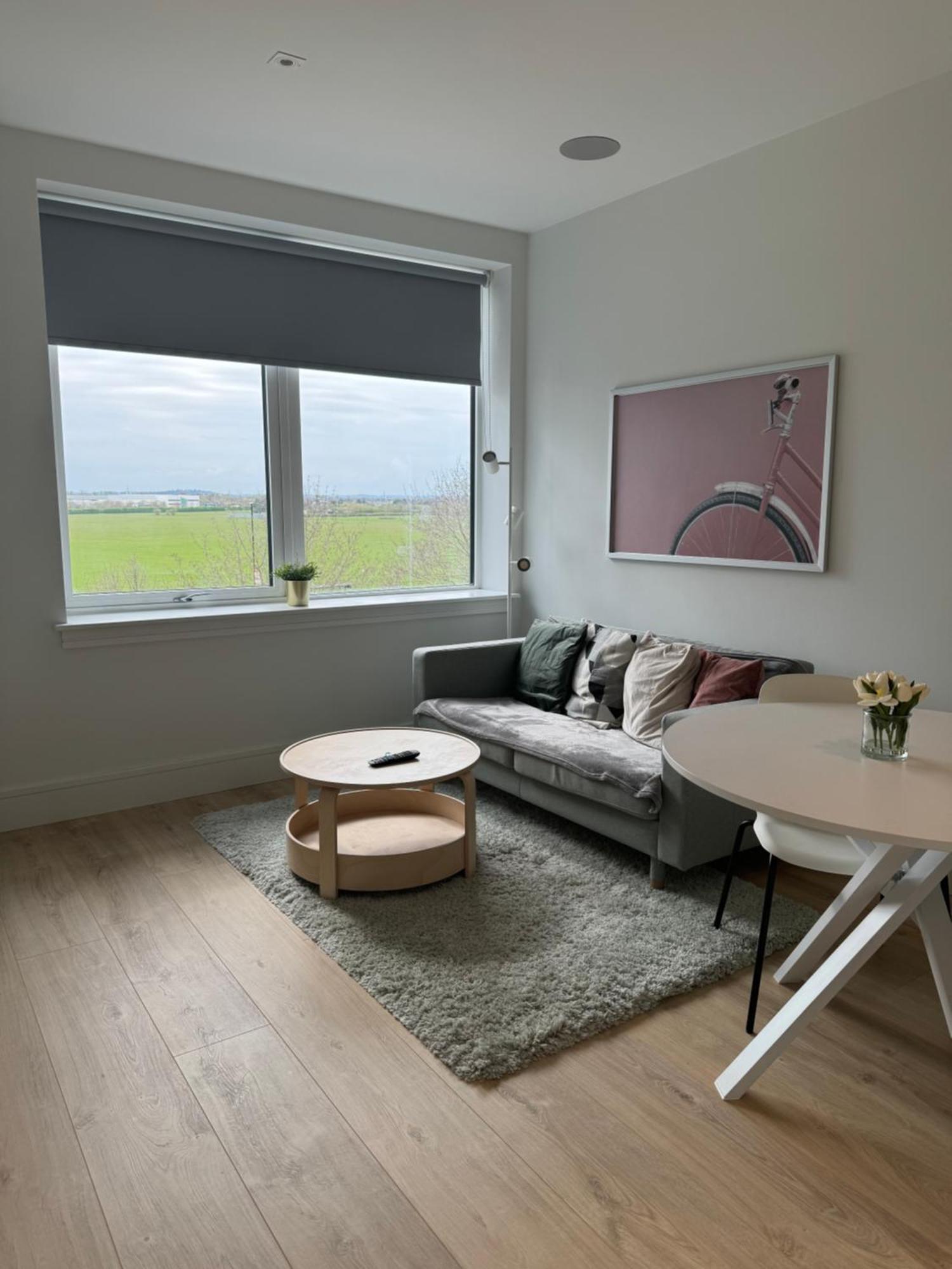 הית'רו London Luxxe Suites & Apartments - London Heathrow Airport, Terminal 1 2 3 4 5 מראה חיצוני תמונה