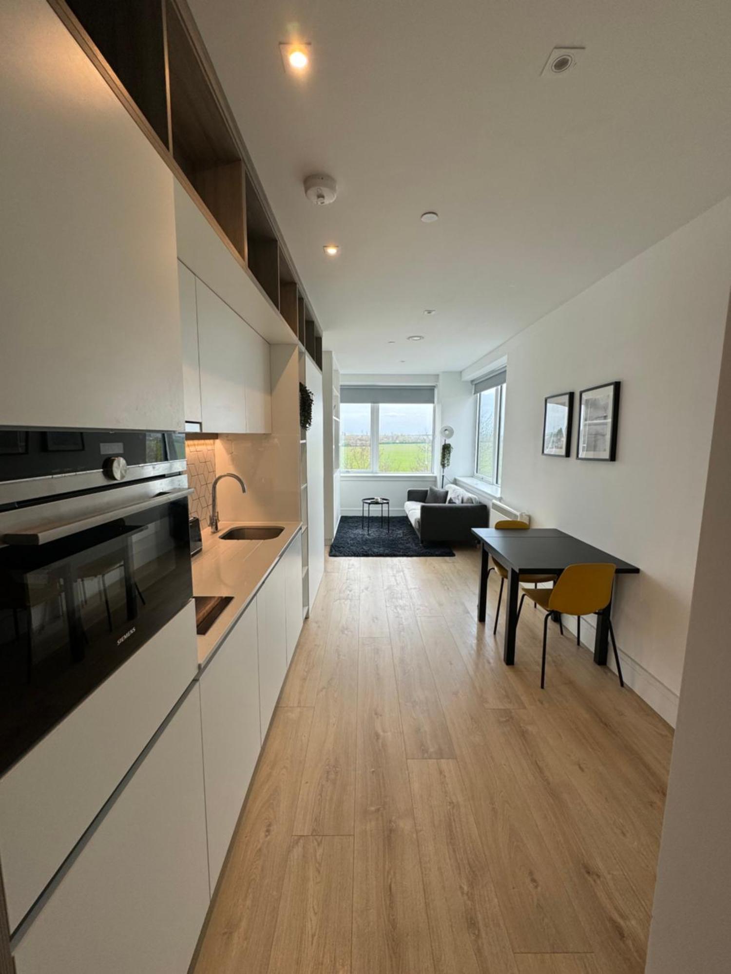 הית'רו London Luxxe Suites & Apartments - London Heathrow Airport, Terminal 1 2 3 4 5 מראה חיצוני תמונה